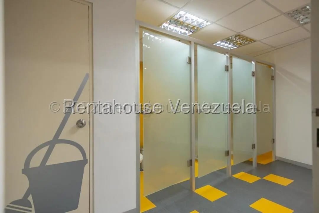 Gran Oficina En Torre Corporativa En Aquiler a Estrenar en El Corazón de Chacao - 11