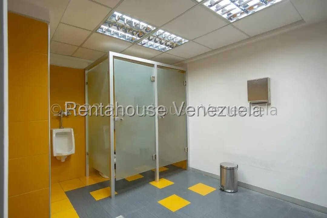 Gran Oficina En Torre Corporativa En Aquiler a Estrenar en El Corazón de Chacao - 12
