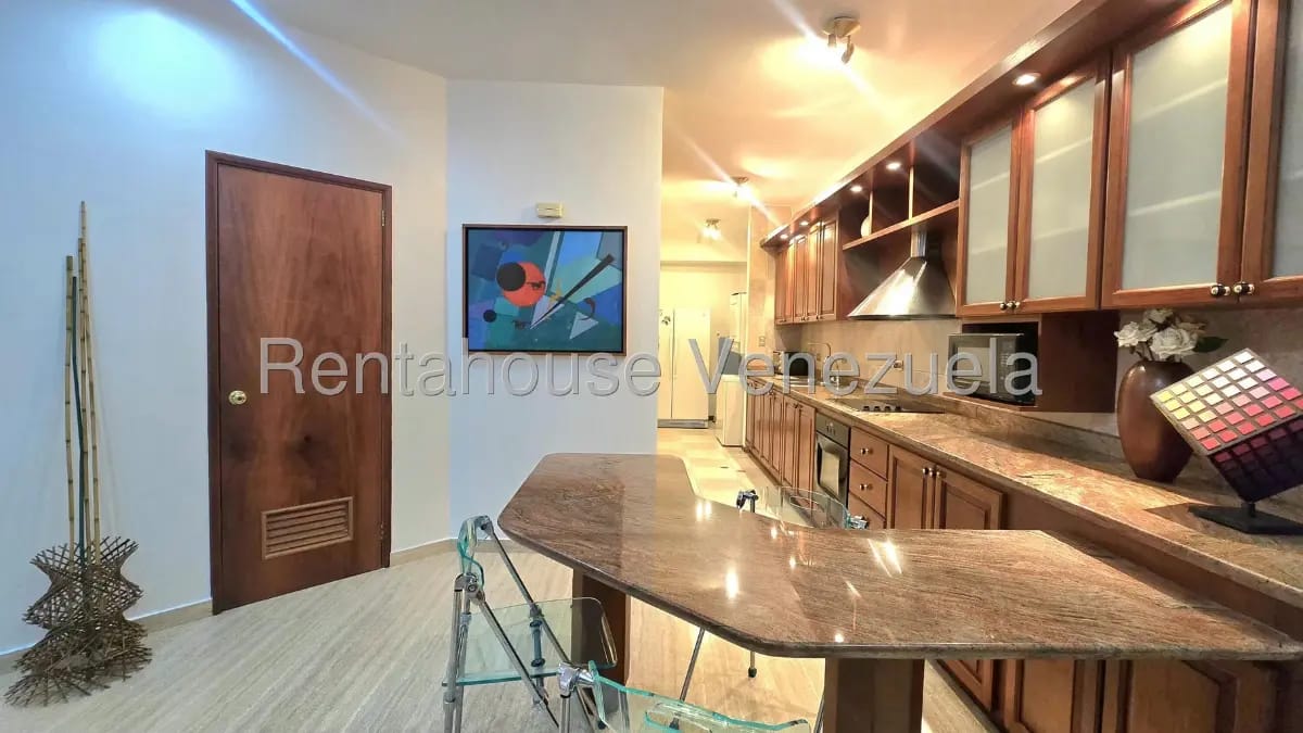Lindo y Cómodo Apartamento en Alquiler Campo Alegre, Caracas - 5