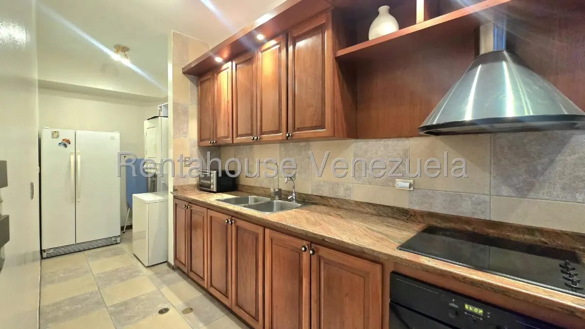 Lindo y Cómodo Apartamento en Alquiler Campo Alegre, Caracas - 6