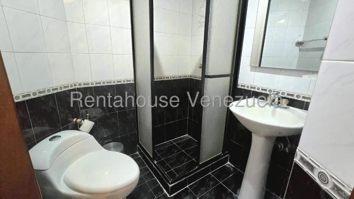 Lindo y Cómodo Apartamento en Alquiler Campo Alegre, Caracas - 8
