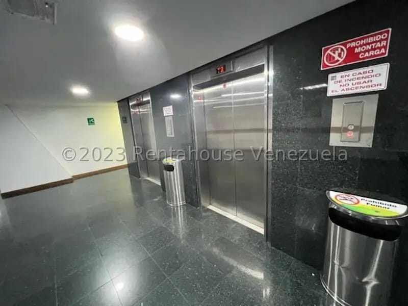 Extraordinaria Oficina Amoblada en Venta CCCT, Chuao Caracas - 15