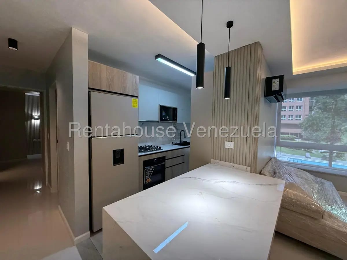Bellisimo Apartamento Remodelado En Alquiler Lomas del Sol, Caracas - 19
