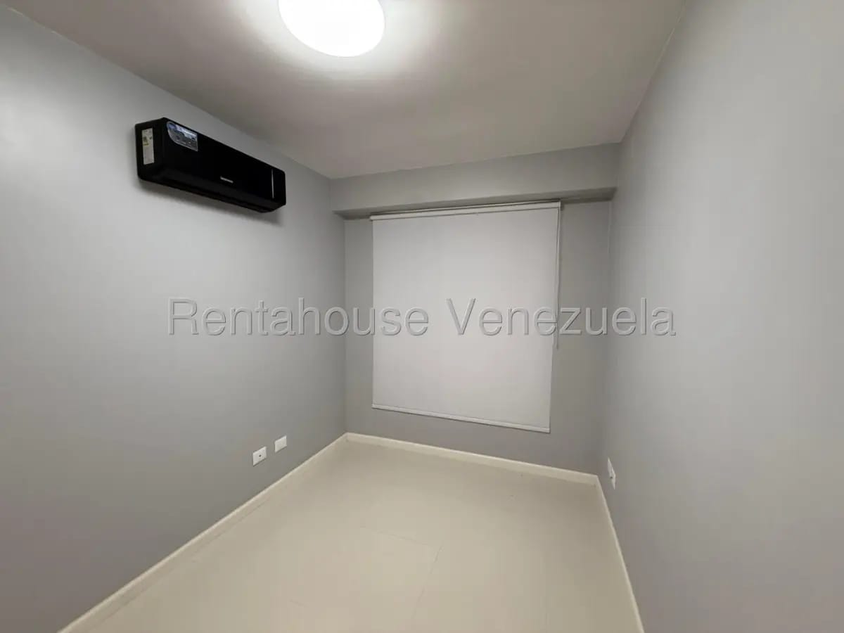 Bellisimo Apartamento Remodelado En Alquiler Lomas del Sol, Caracas - 20