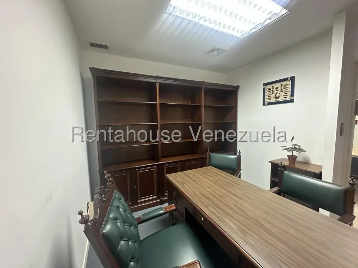 Excelente Oficina en el Corazon de Bello Monte Caracas - 7