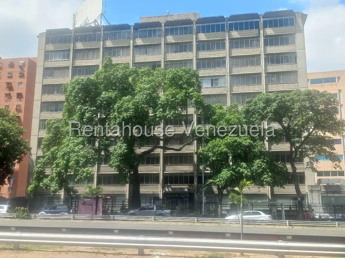 Oficina Remodelada En Alquiler En La Florida, Av. Libertador 26-18977