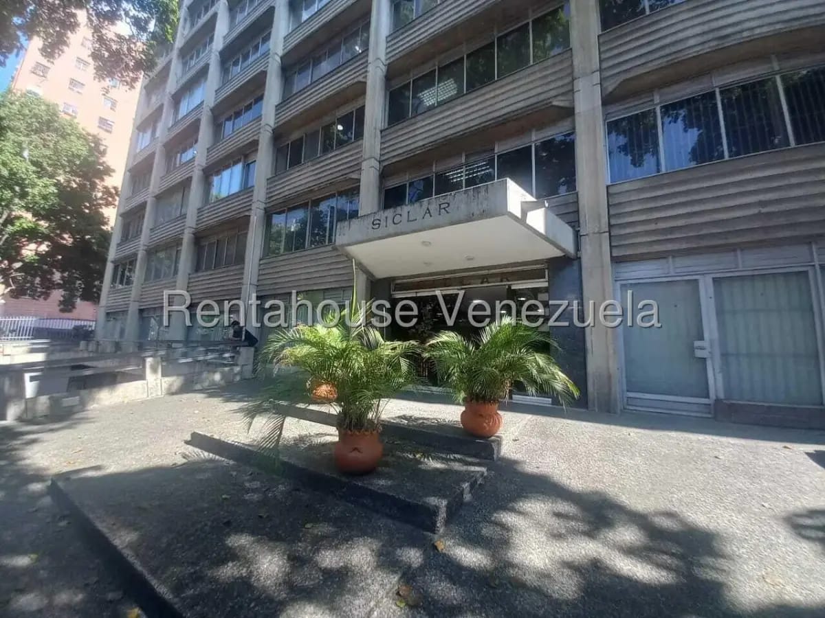 Oficina Remodelada En Alquiler En La Florida, Av. Libertador 26-18977 - 2