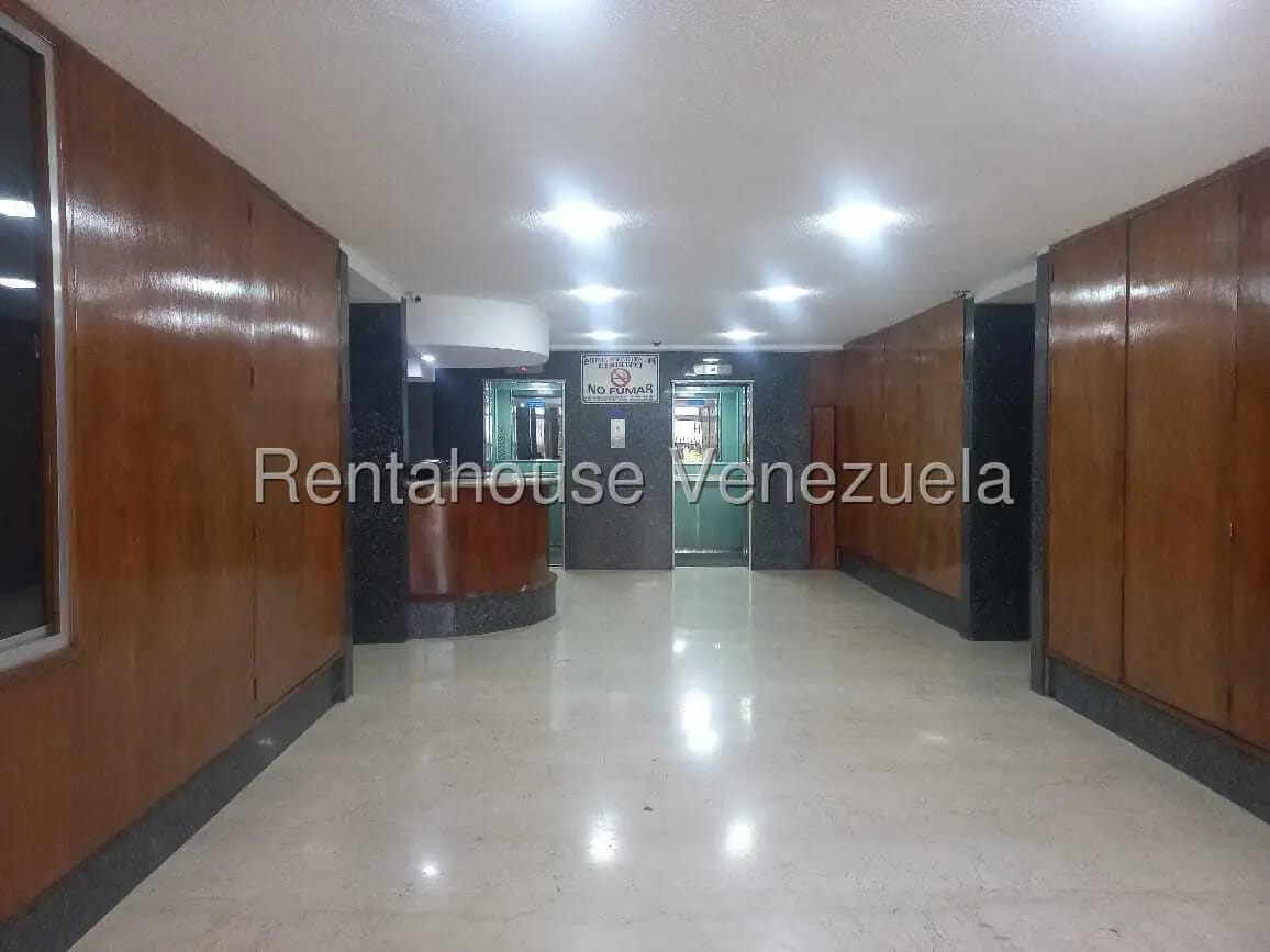 Oficina Remodelada En Alquiler En La Florida, Av. Libertador 26-18977 - 4
