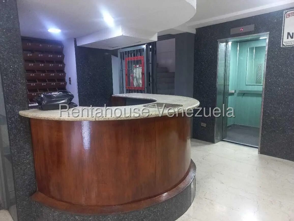 Oficina Remodelada En Alquiler En La Florida, Av. Libertador 26-18977 - 6