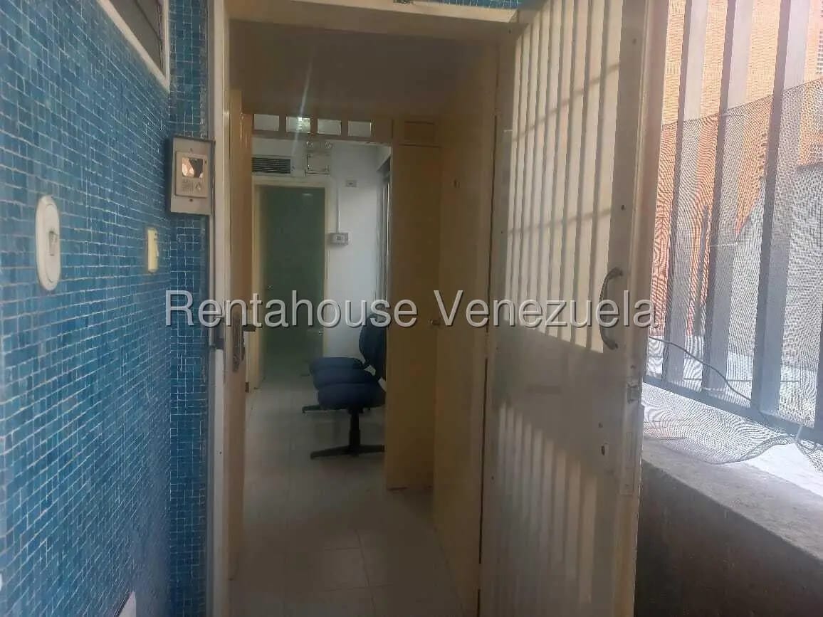 Oficina Remodelada En Alquiler En La Florida, Av. Libertador 26-18977 - 9