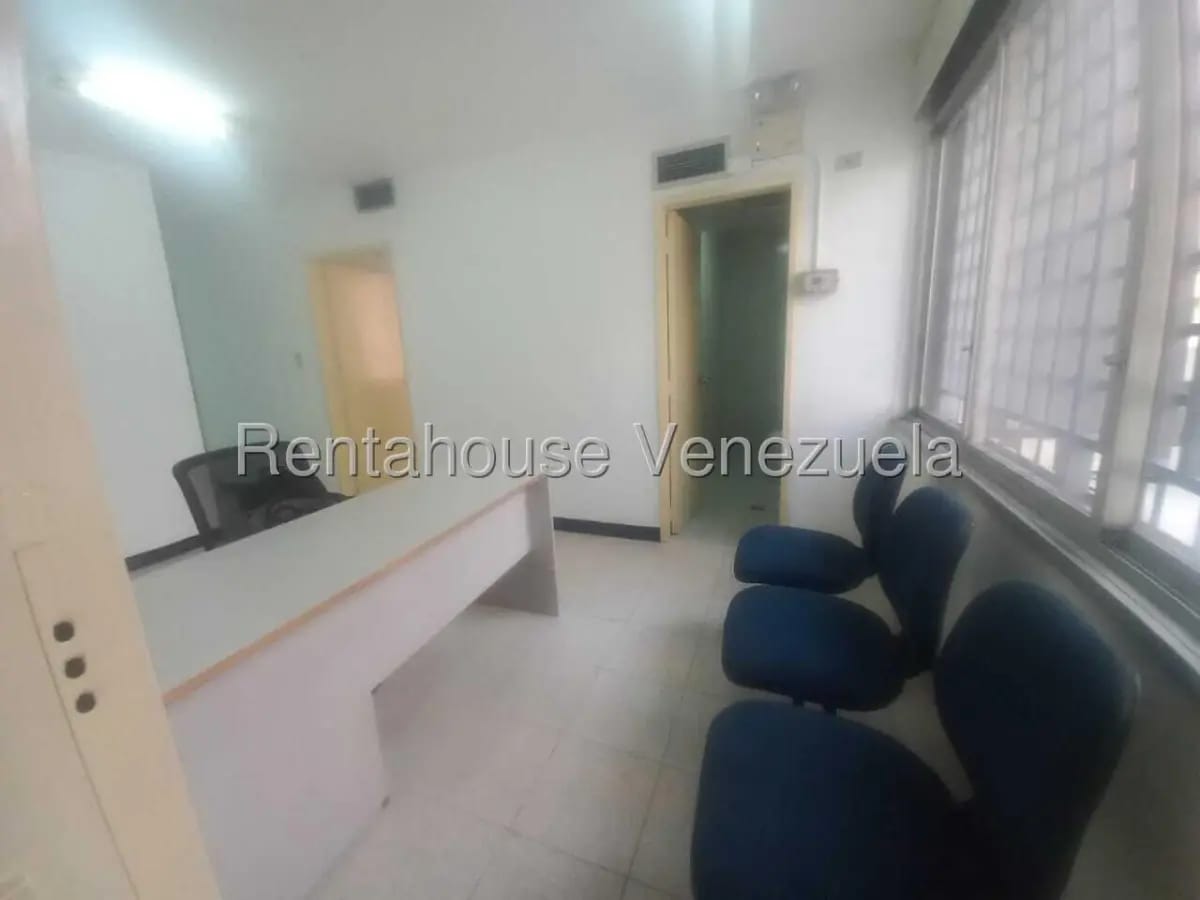 Oficina Remodelada En Alquiler En La Florida, Av. Libertador 26-18977 - 11