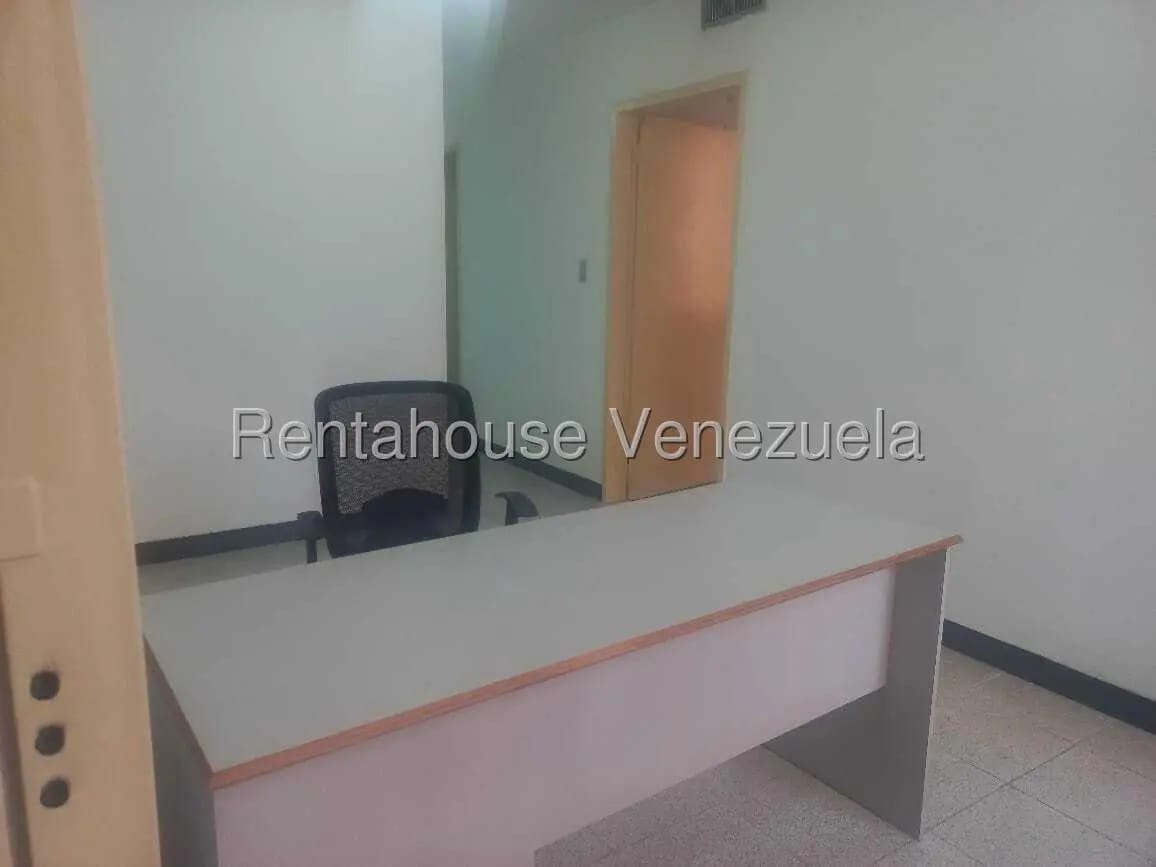 Oficina Remodelada En Alquiler En La Florida, Av. Libertador 26-18977 - 12