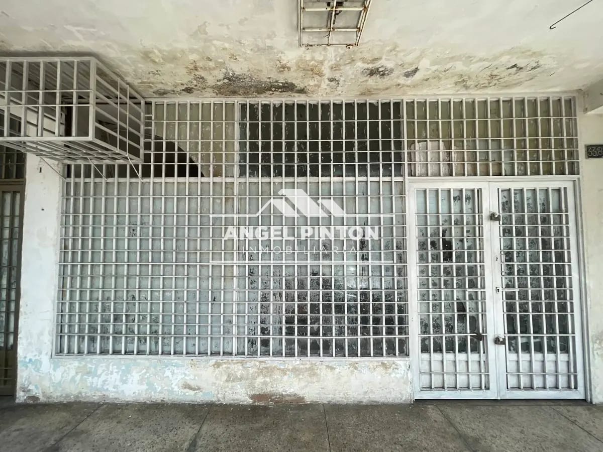 LOCALES COMERCIALES / GALPONES VENTA EL PINAR MARACAIBO VENEZUELA API 8987 - 3