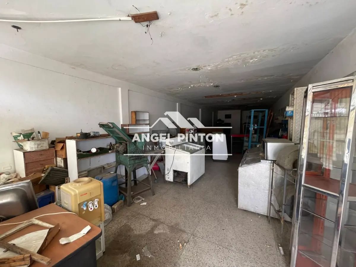 LOCALES COMERCIALES / GALPONES VENTA EL PINAR MARACAIBO VENEZUELA API 8987 - 15