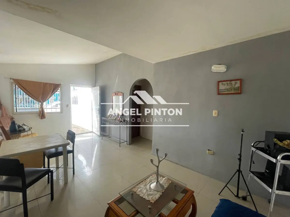 CASA EN VENTA ALTOS DE SOL AMADO MARACAIBO VENEZUELA API 8938 - 7