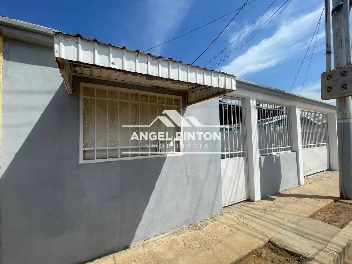 CASA EN VENTA ALTOS DE SOL AMADO MARACAIBO VENEZUELA API 8938 - 8