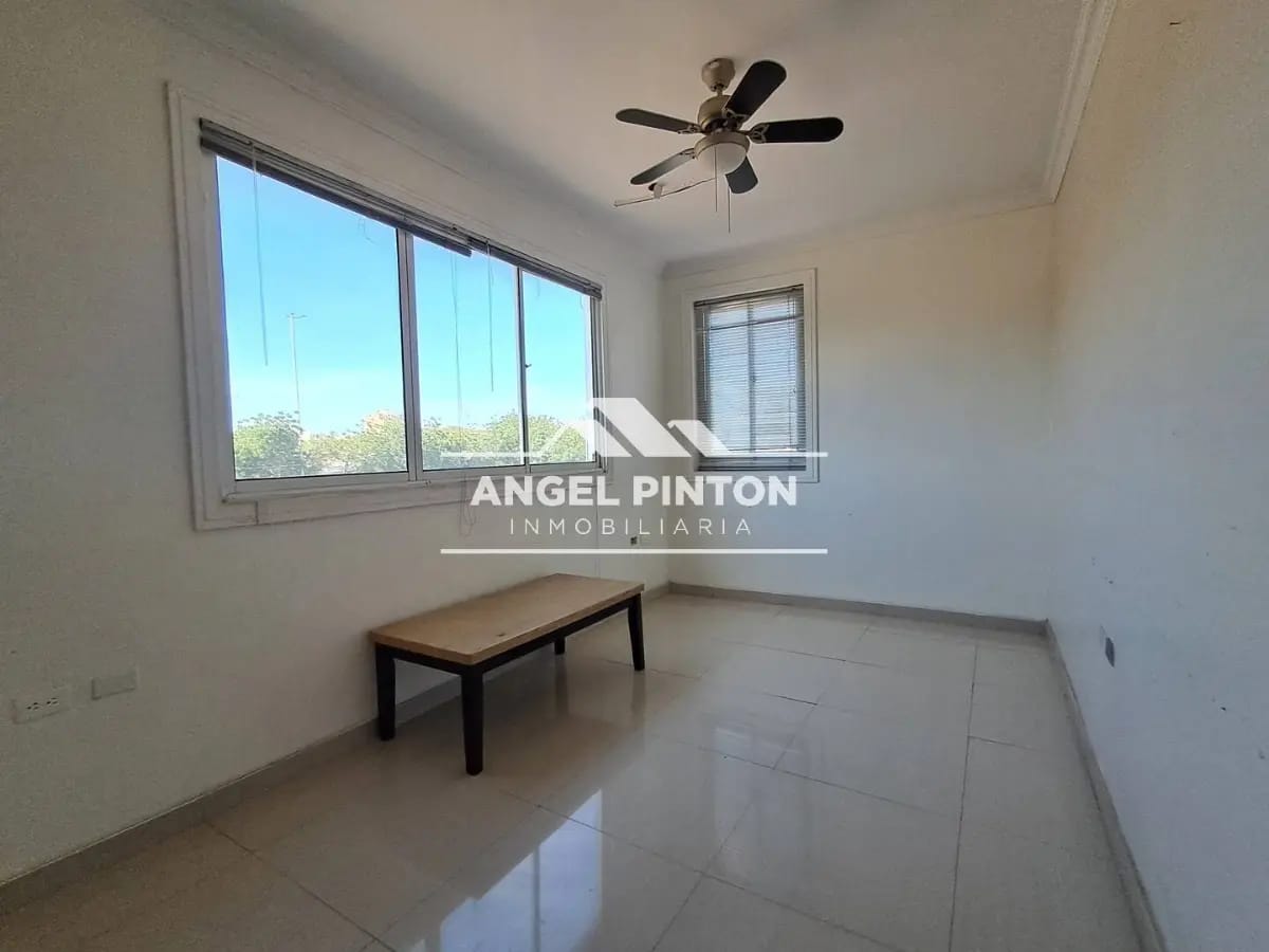 EDIFICIO COMERCIAL VENTA CIRCUNVALACIÓN 1 MARACAIBO VENEZUELA API 9035 - 2