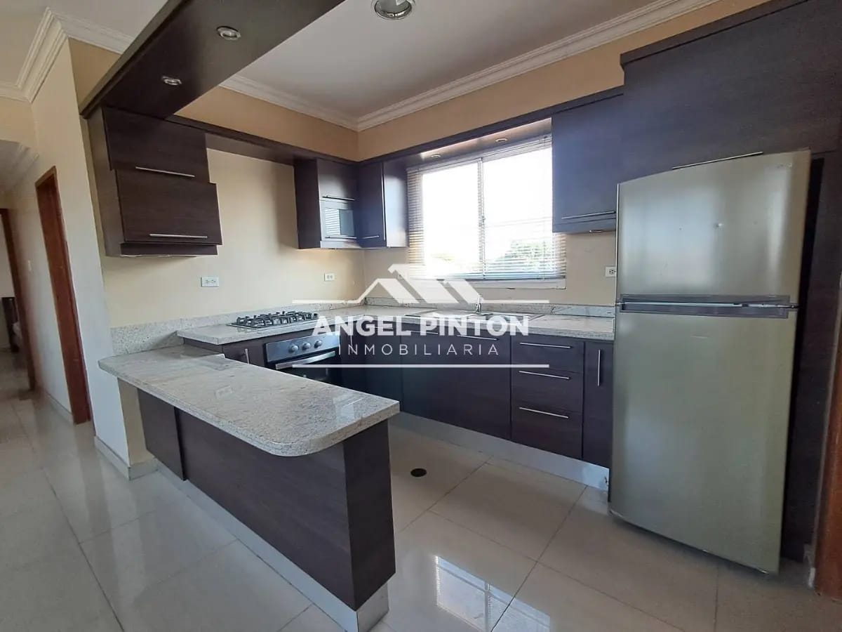 EDIFICIO COMERCIAL VENTA CIRCUNVALACIÓN 1 MARACAIBO VENEZUELA API 9035 - 7