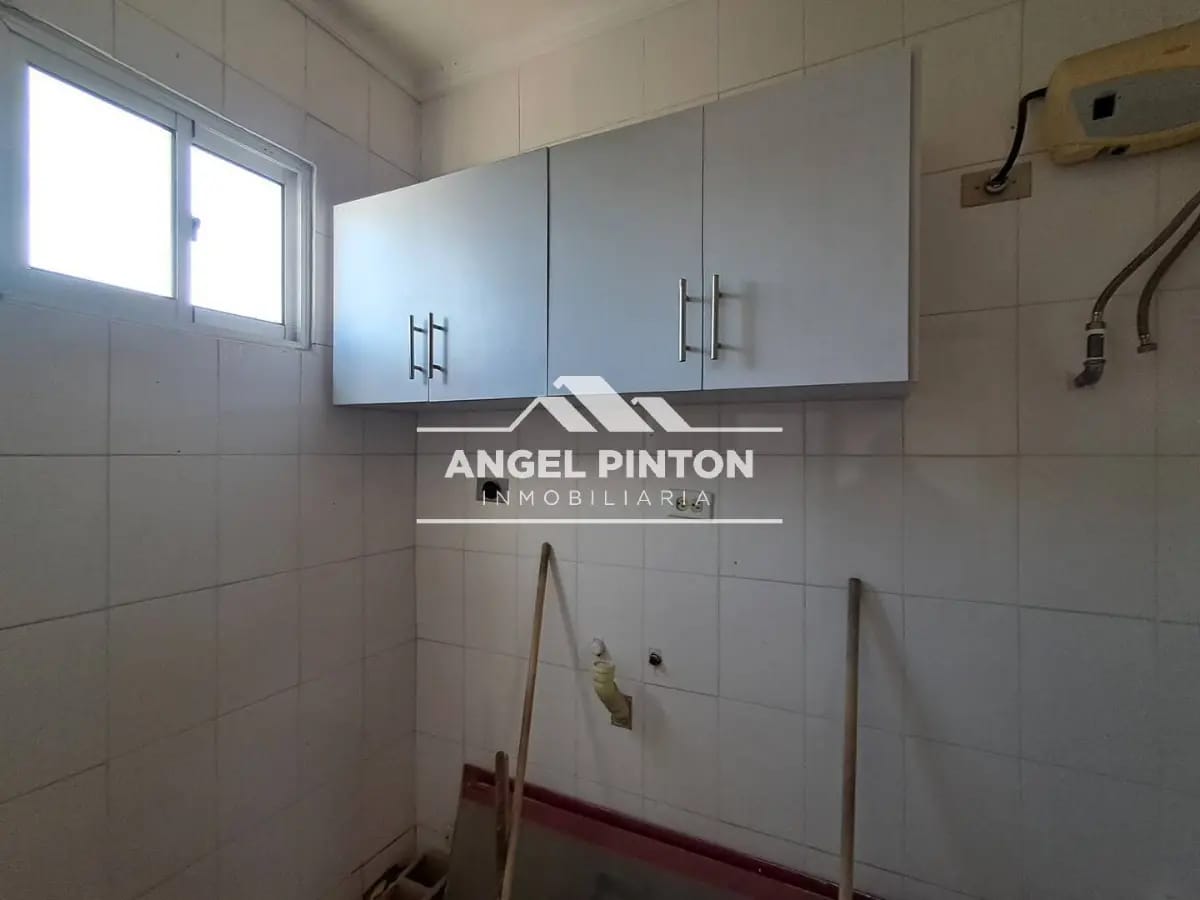 EDIFICIO COMERCIAL VENTA CIRCUNVALACIÓN 1 MARACAIBO VENEZUELA API 9035 - 11