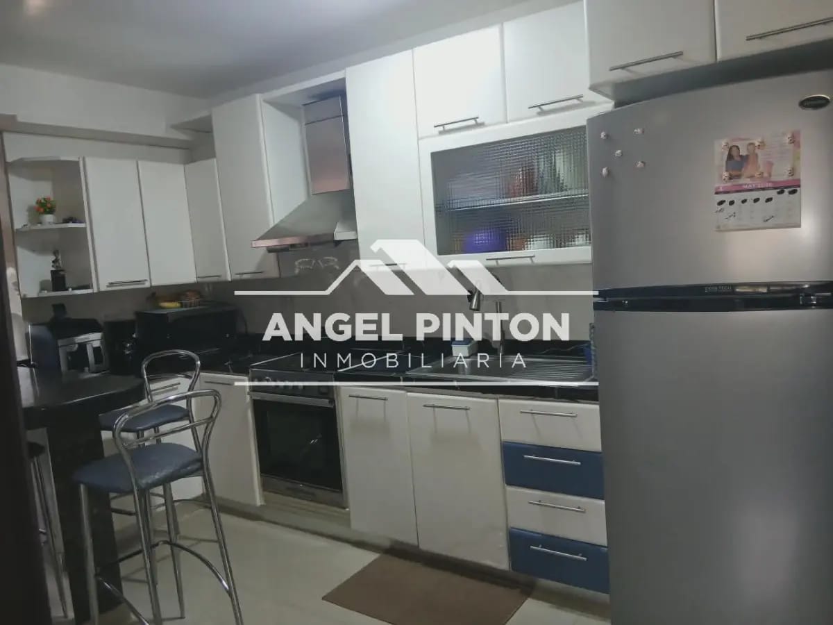 APARTAMENTO VENTA AV BELLA VISTA MARACAIBO VENEZUELA API 93310 - 2