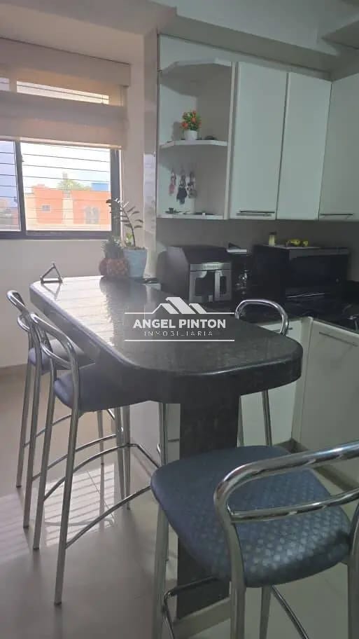 APARTAMENTO VENTA AV BELLA VISTA MARACAIBO VENEZUELA API 93310 - 4