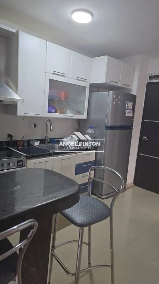 APARTAMENTO VENTA AV BELLA VISTA MARACAIBO VENEZUELA API 93310 - 6