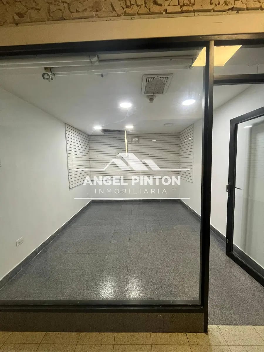 LOCAL COMERCIAL ALQUILER AV. LA LIMPIA MARACAIBO VENEZUELA API 9434 - 2
