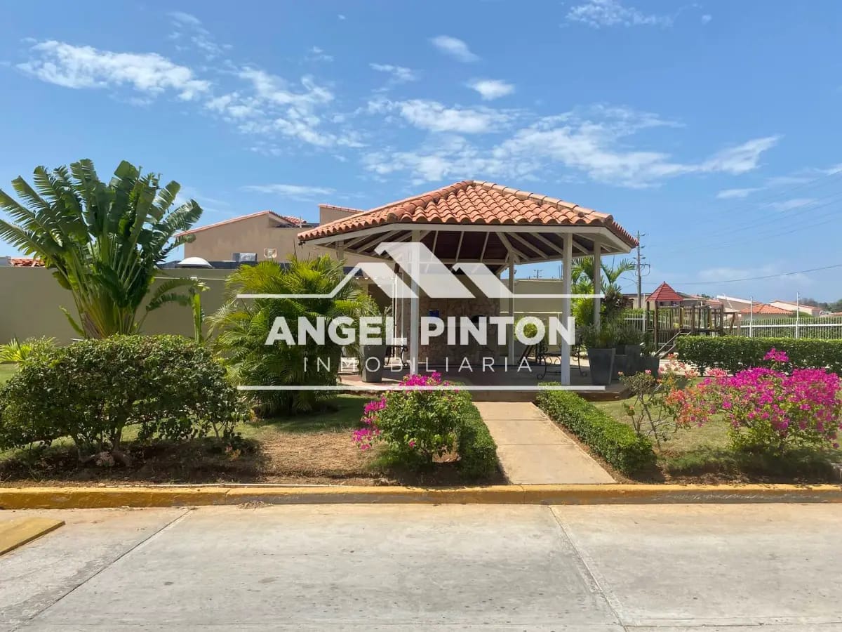 CASA EN VENTA CAMINOS DEL DORAL MARACAIBO VENEZUELA API 9454 - 3