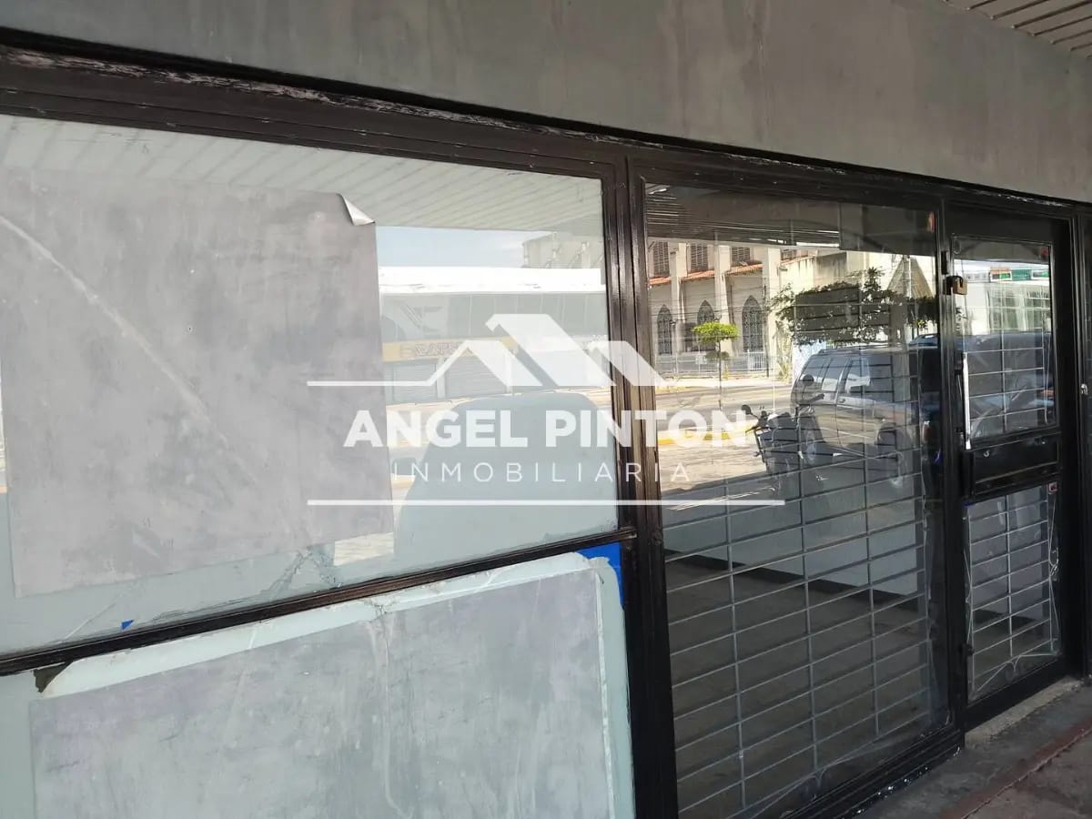 LOCAL COMERCIAL ALQUILER AV BELLA VISTA MARACAIBO VENEZUELA API 9476 - 4