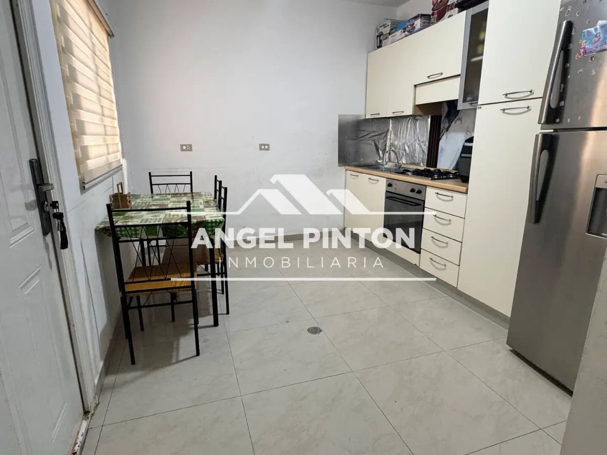 TOWNHOUSE VENTA AV. GOAJIRA MARACAIBO VENEZUELA API 9468