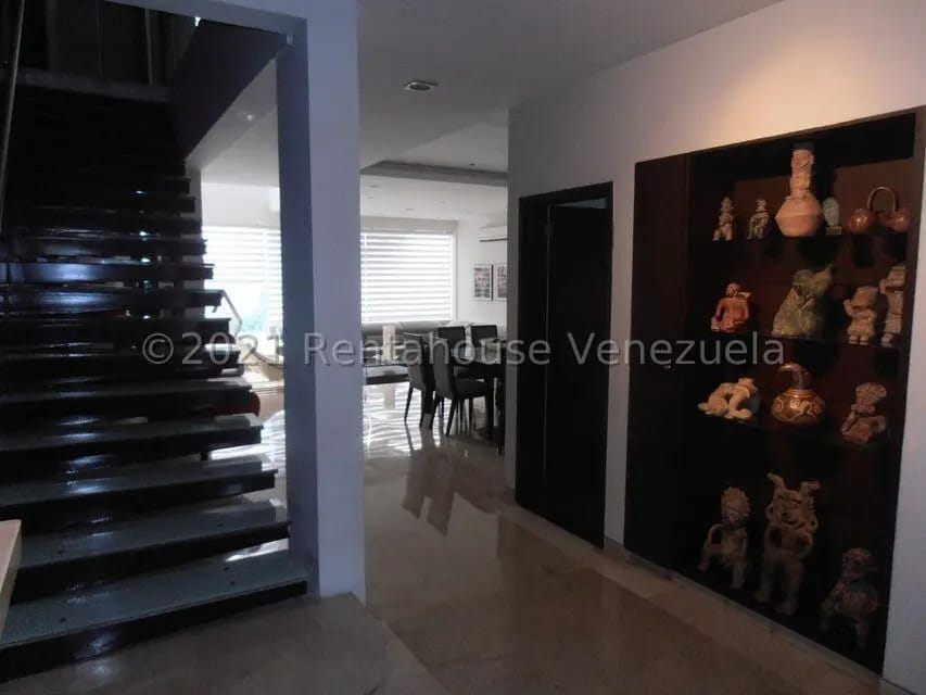 casa moderna con piscina en venta urb san jacinto maracay - 2