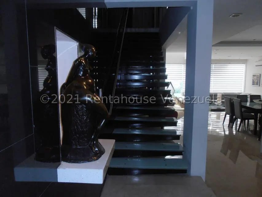 casa moderna con piscina en venta urb san jacinto maracay - 3