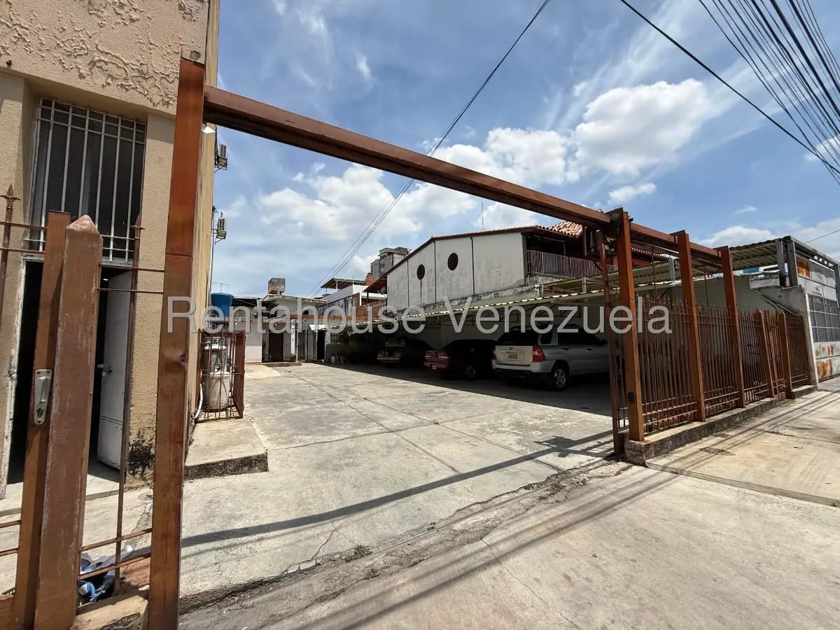 Apartamento en venta Urb Bermúdez Maracay - 16