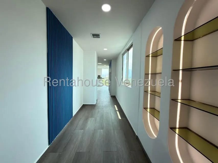 oficina moderna en venta torre arabica urb la arboleda maracay - 3