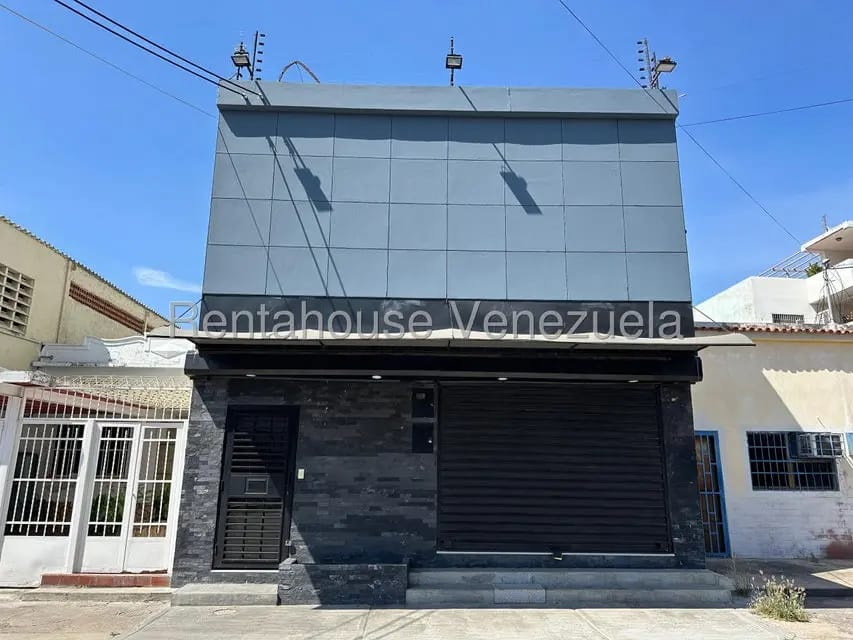 edificio comercial en venta con local y oficinas totalmente remodelado san ignacio maracay 26-18991
