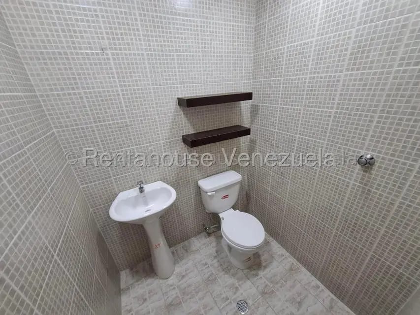 edificio comercial en venta con local y oficinas totalmente remodelado san ignacio maracay 26-18991 - 17