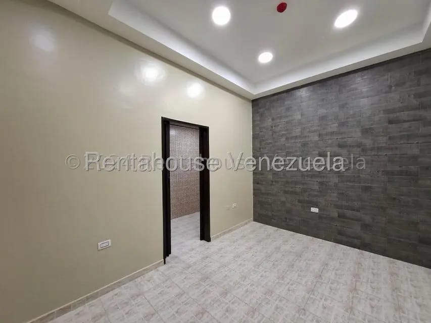 edificio comercial en venta con local y oficinas totalmente remodelado san ignacio maracay 26-18991 - 20