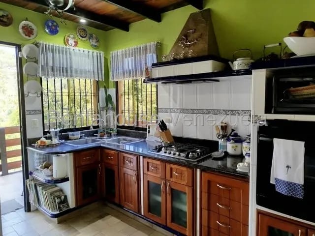 Bella casa venta San Antonio de los ALtos Amarillo - 11