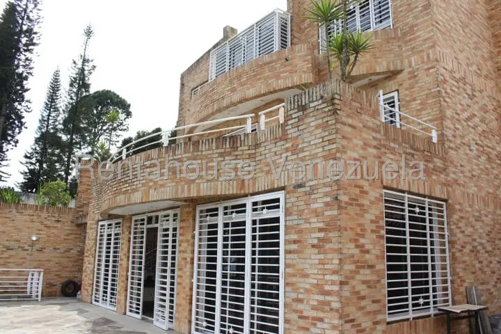 Bellisima casa venta Club De Campo San Antonio - 2