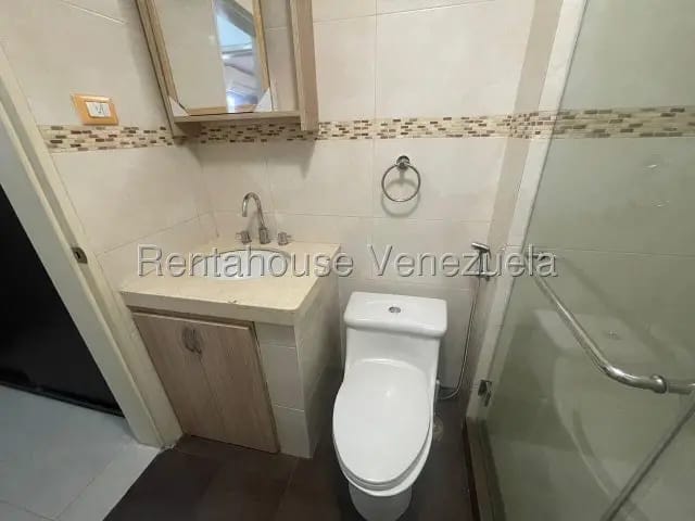 Perfecto apartamento para soltero en alquiler Los Palos Grandes MLS 26-18608 - 11