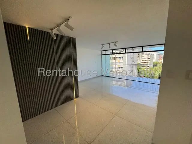 Espectacular apartamento venta Los Palos Grandes MLS 26-18813 - 2