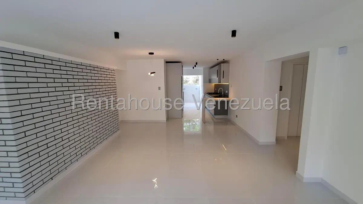 Precioso y remodelado Apartamento venta San Luis MLS 26-18994 - 3