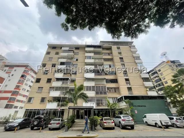 Iluminado Apartamento venta Los Palos Grandes MLS 26-18466