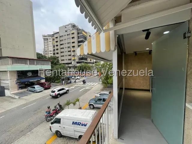 Iluminado Apartamento venta Los Palos Grandes MLS 26-18466 - 9