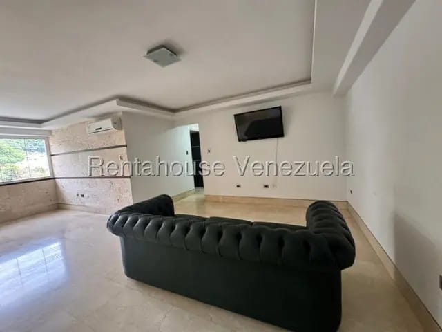 Moderno y versatil apartamento venta Clnas de los Chaguaramos MLS 26-19015 - 5