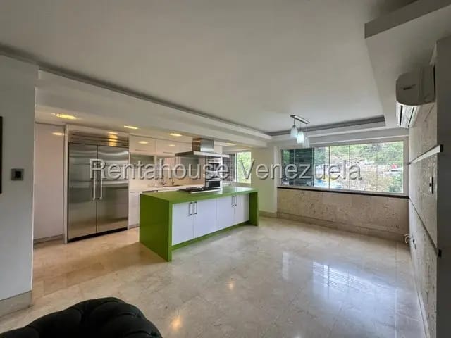 Moderno y versatil apartamento venta Clnas de los Chaguaramos MLS 26-19015 - 8