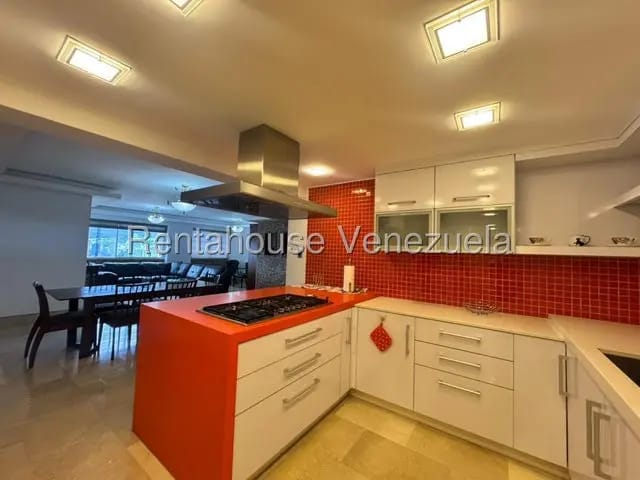 Bellisimo apartamento venta Clnas de los Chaguaramos MLS 26-19005 - 2