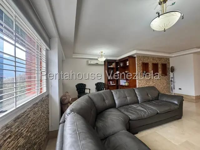 Bellisimo apartamento venta Clnas de los Chaguaramos MLS 26-19005 - 9