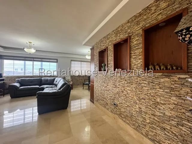 Bellisimo apartamento venta Clnas de los Chaguaramos MLS 26-19005 - 14