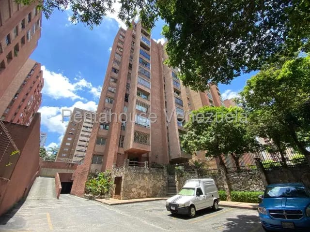 Bello apartamento venta La Urbina MLS 26-19058